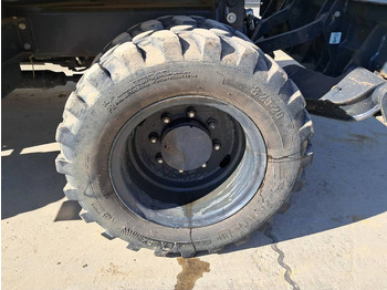 轮式挖掘机 Komatsu PW98MR-11E0:图3 轮式挖掘机 Komatsu PW98MR-11E0:图3