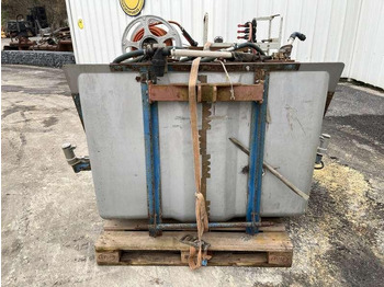 拖拉机悬挂式喷雾机 TECNOMA