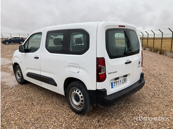 小型巴士, 小型客车 2021 Citroen Berlingo Passenger Van：图2