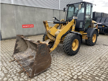 紧凑型装载机 CATERPILLAR