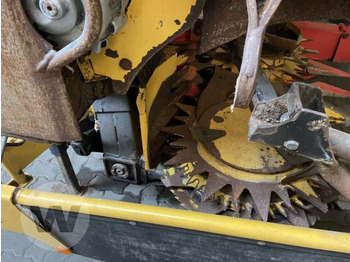 玉米收割装置 New Holland 490 FIE：图5