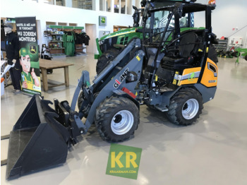 紧凑型装载机 GIANT