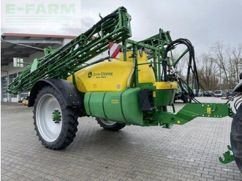 牵引式喷雾机 JOHN DEERE