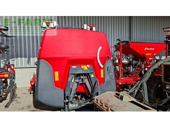 牵引式喷雾机 KVERNELAND