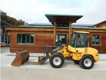 小型挖掘机 VOLVO L35