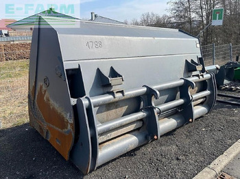 小型挖掘机 VOLVO L110