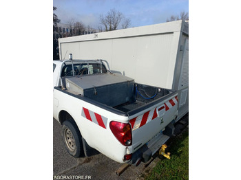 皮卡车 Pick-up Mitsubishi L200 de 2011 (réf. 4229)：图4