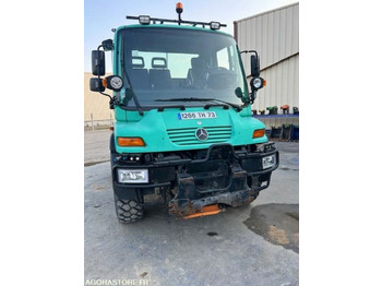 卡车 UNIMOG U300