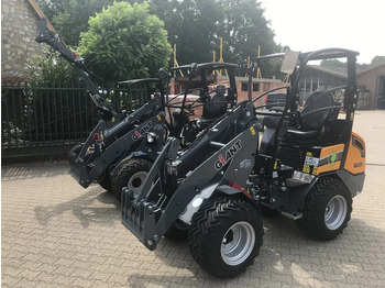 紧凑型装载机 GIANT