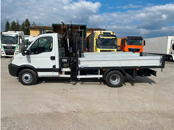 栏板式/ 平板卡车, 起重车 Iveco Daily 65C18 - Flatbed truck + crane：图5