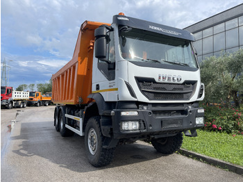 翻斗车 IVECO Trakker