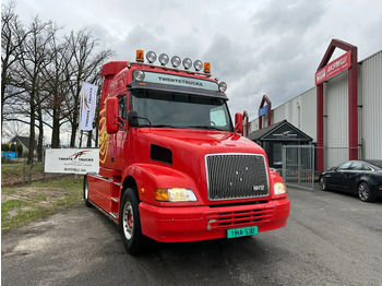 牵引车 VOLVO NL