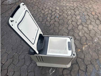 驾驶室和内部 适用于 卡车 MAN FRIDGE 81.63910-6480：图3