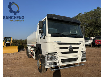 SINOTRUK HOWO 371 6x4 Water Tanker Truck 租赁 SINOTRUK HOWO 371 6x4 Water Tanker Truck：图3