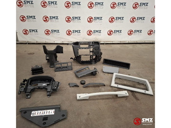 驾驶室和内部 RENAULT