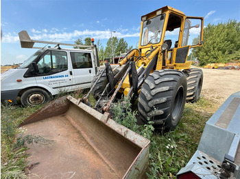 轮式装载机 CATERPILLAR 910