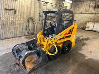 滑移装载机 KATO