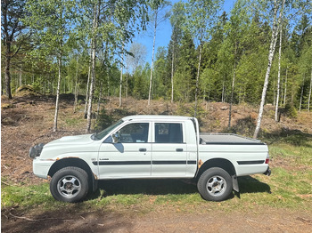 小型货车 MITSUBISHI L200