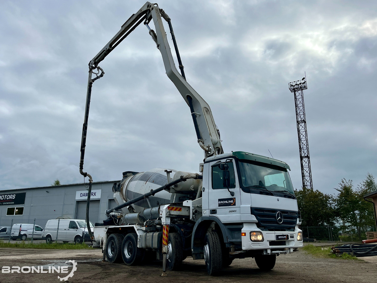 2004 MERCEDES-BENZ ACTROS 3241K 8X4/4 PUMI - 混凝土搅拌车:图3 2004 MERCEDES-BENZ ACTROS 3241K 8X4/4 PUMI - 混凝土搅拌车:图3