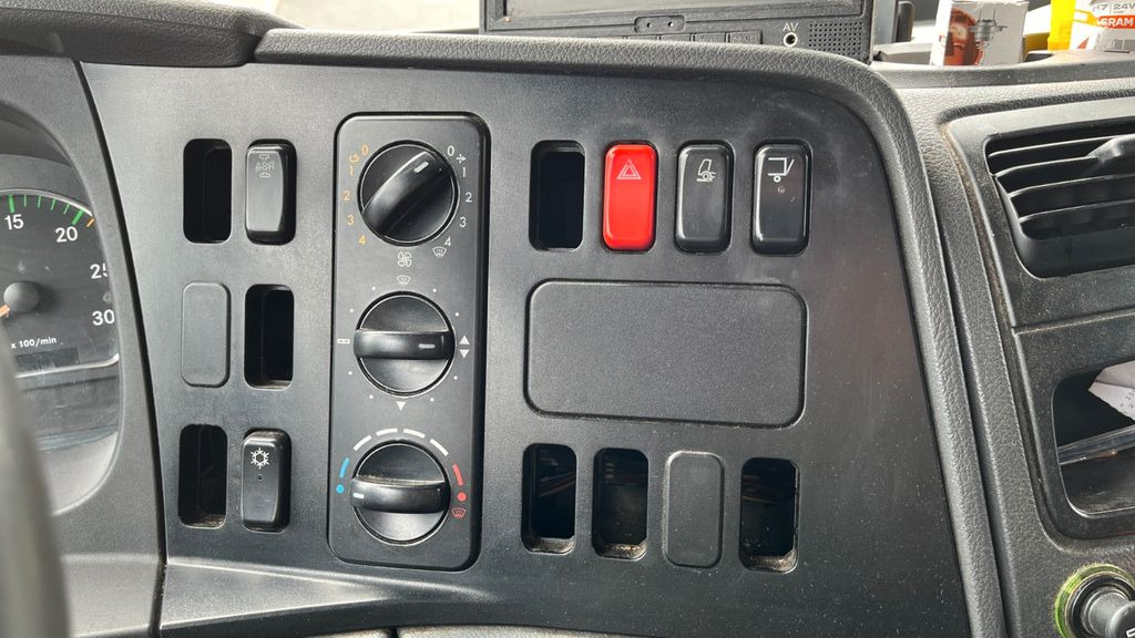 厢式卡车 Mercedes-Benz Atego 1018 Koffer LBW Klima：图7