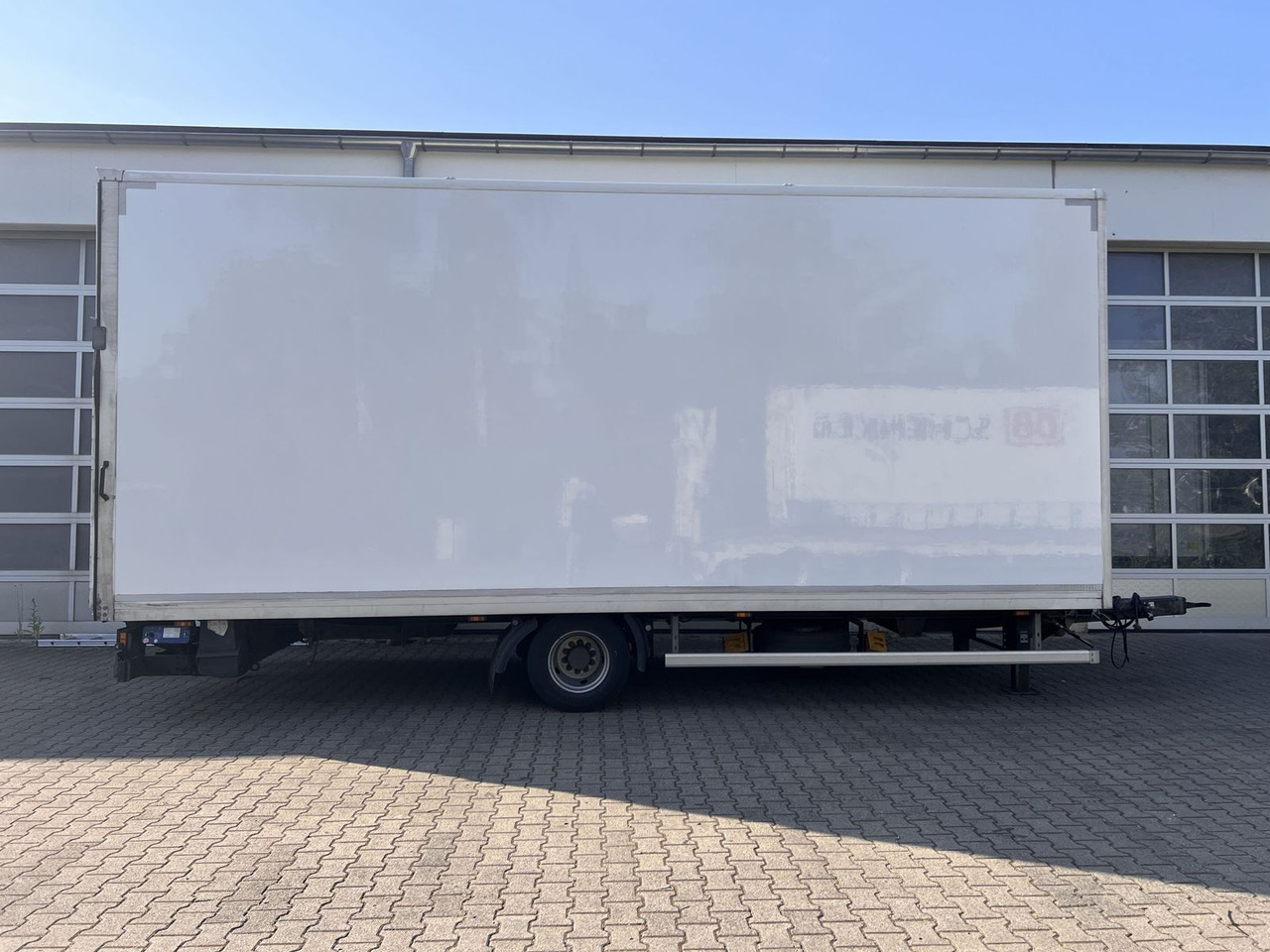 1 Achs Kofferanhänger, Ladebordwand - 封闭厢式拖车:图3 1 Achs Kofferanhänger, Ladebordwand - 封闭厢式拖车:图3