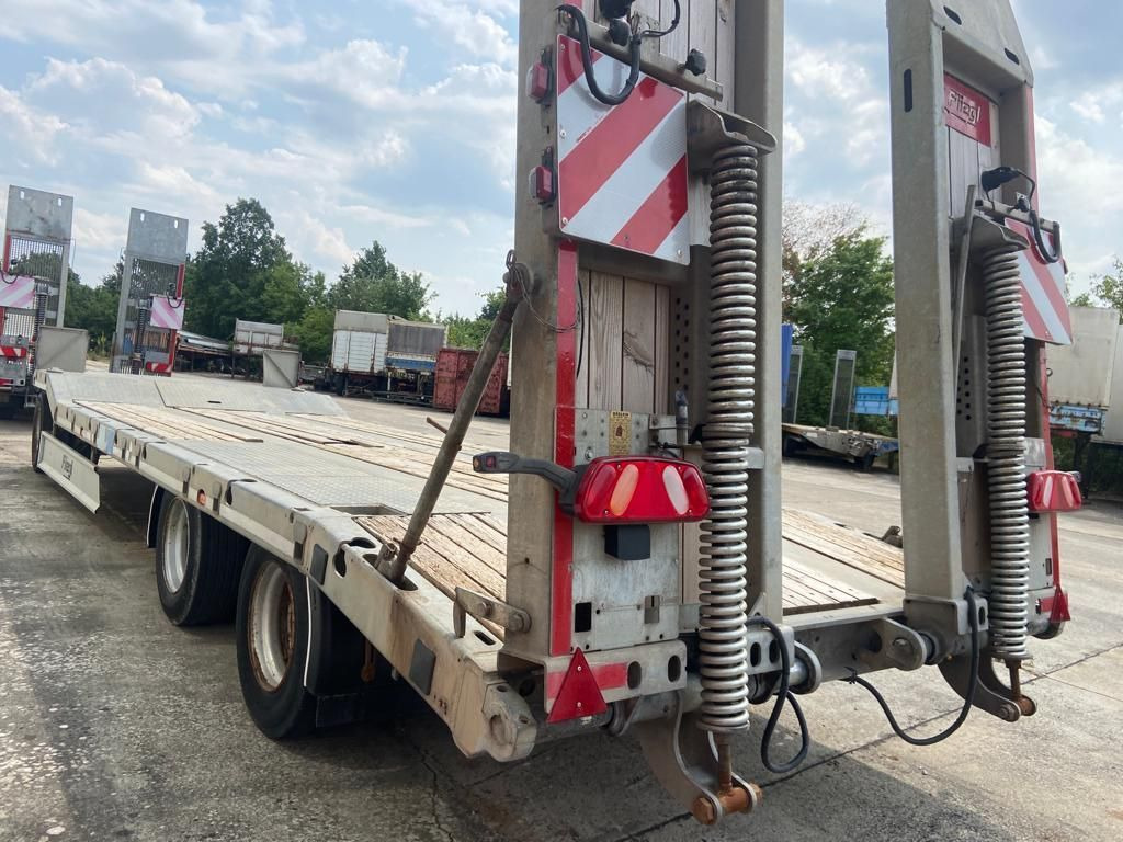 Fliegl 3 Achs Tiefladeranhänger - 低装载拖车:图4 Fliegl 3 Achs Tiefladeranhänger - 低装载拖车:图4