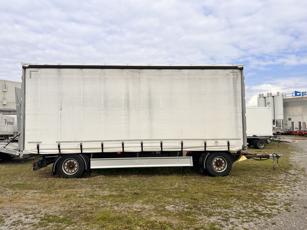 Fliegl ZPS180 2 Achs Jumbo- Planen, Mega, durchladbar - 侧帘拖车:图1 Fliegl ZPS180 2 Achs Jumbo- Planen, Mega, durchladbar - 侧帘拖车:图1