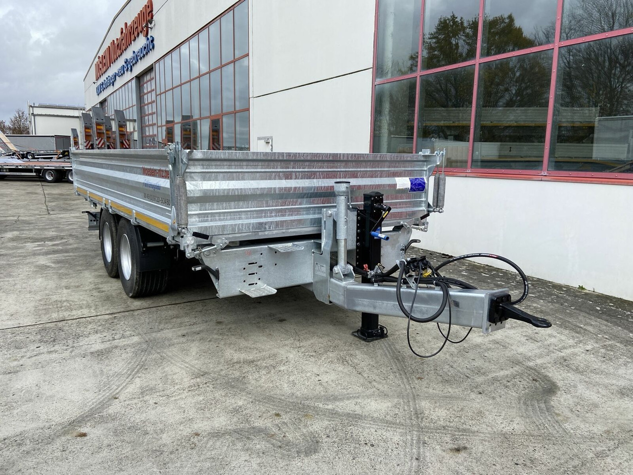 Möslein 14 t Kipper Tieflader 5,70 m lang, Breite Reife - 翻斗拖车:图2 Möslein 14 t Kipper Tieflader 5,70 m lang, Breite Reife - 翻斗拖车:图2