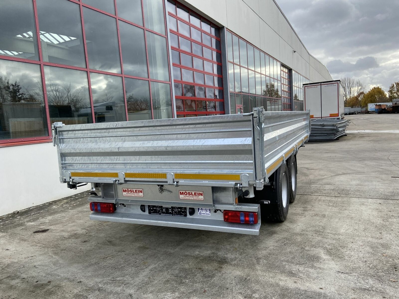 Möslein 14 t Tandem- Kipper Tieflader 5,70 m lang, Brei - 翻斗拖车:图5 Möslein 14 t Tandem- Kipper Tieflader 5,70 m lang, Brei - 翻斗拖车:图5