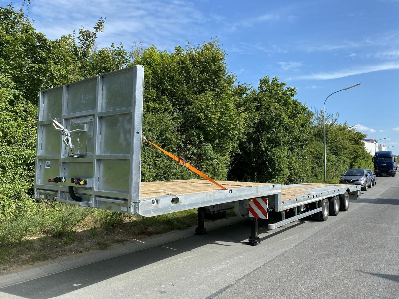 Möslein 3 Achs Satteltieflader Plato 45 t GGfür Fertigt - 低装载半拖车:图3 Möslein 3 Achs Satteltieflader Plato 45 t GGfür Fertigt - 低装载半拖车:图3