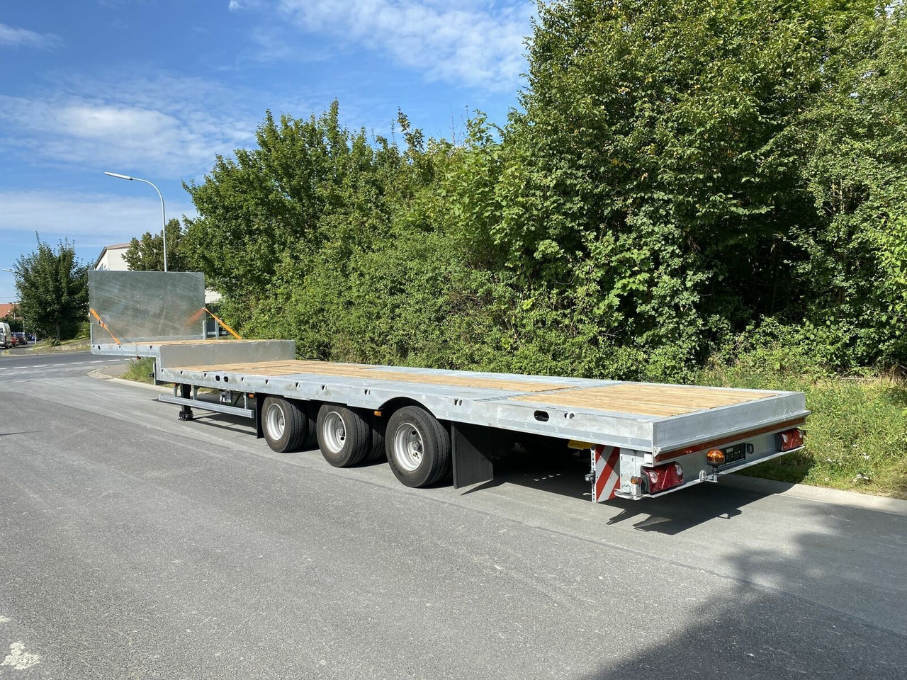 Möslein 3 Achs Tieflader für Fertigteile, Maschinen, Co - 栏板式/ 平板半拖车:图2 Möslein 3 Achs Tieflader für Fertigteile, Maschinen, Co - 栏板式/ 平板半拖车:图2