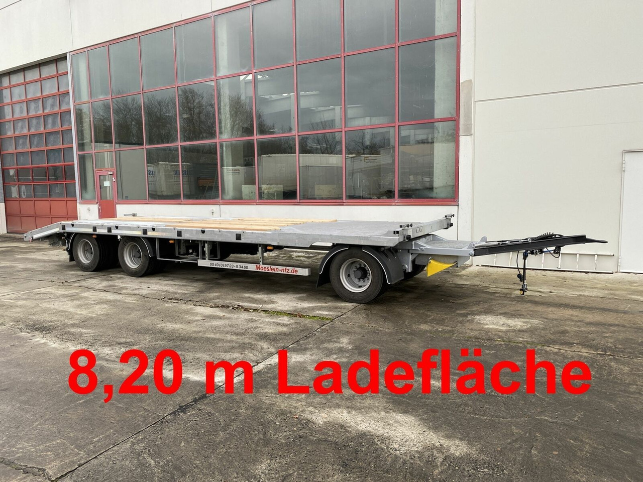 Möslein 3 Achs Tieflader gerader Ladefläche 8,10 m,Neuf - 低装载拖车:图1 Möslein 3 Achs Tieflader gerader Ladefläche 8,10 m,Neuf - 低装载拖车:图1