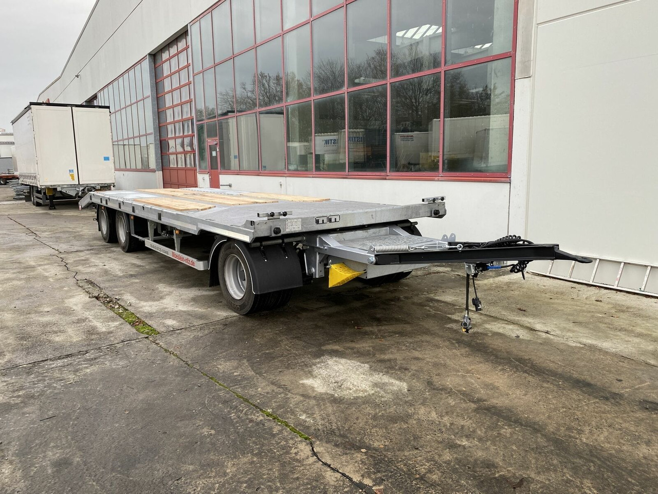 Möslein 3 Achs Tieflader gerader Ladefläche 8,10 m,Neuf - 低装载拖车:图4 Möslein 3 Achs Tieflader gerader Ladefläche 8,10 m,Neuf - 低装载拖车:图4