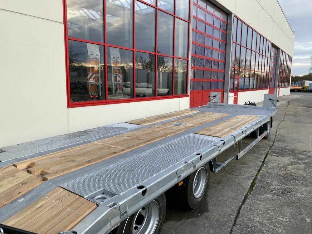 Möslein 3 Achs Tieflader mit gerader Ladefläche 9 m, Ne - 低装载拖车:图5 Möslein 3 Achs Tieflader mit gerader Ladefläche 9 m, Ne - 低装载拖车:图5
