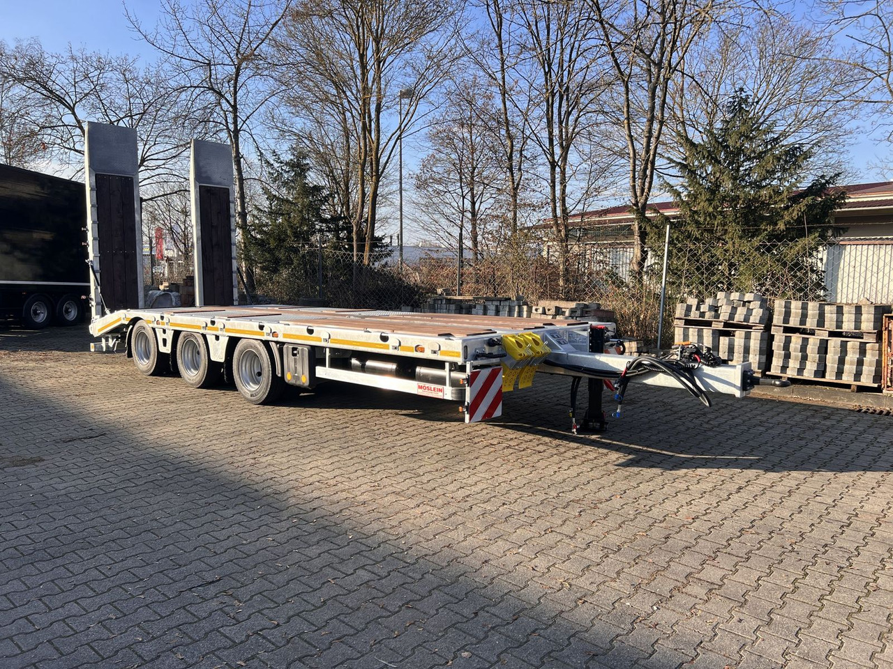 Möslein 32 t GG Tridem- Tieflader 3 Achs, gelenktNeufah - 低装载拖车:图4 Möslein 32 t GG Tridem- Tieflader 3 Achs, gelenktNeufah - 低装载拖车:图4