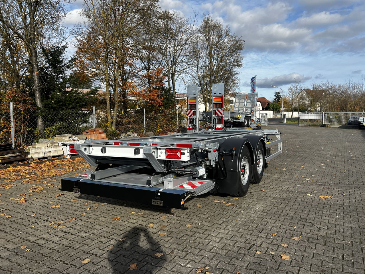 Möslein BDF Tandem- BDF- Wechselanhänger mit Ladebordwand - 集装箱运输车/ 可拆卸车身的拖车:图5 Möslein BDF Tandem- BDF- Wechselanhänger mit Ladebordwand - 集装箱运输车/ 可拆卸车身的拖车:图5