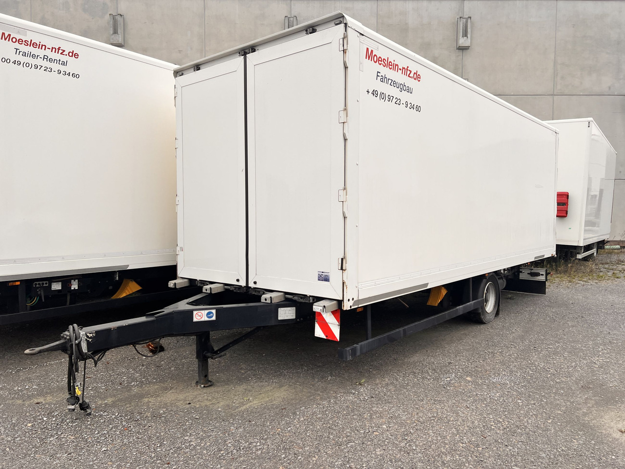 Möslein EK 1- D 7,3 1 Achs Kofferanhänger Durchladen7,08 m lang - 封闭厢式拖车:图2 Möslein EK 1- D 7,3 1 Achs Kofferanhänger Durchladen7,08 m lang - 封闭厢式拖车:图2