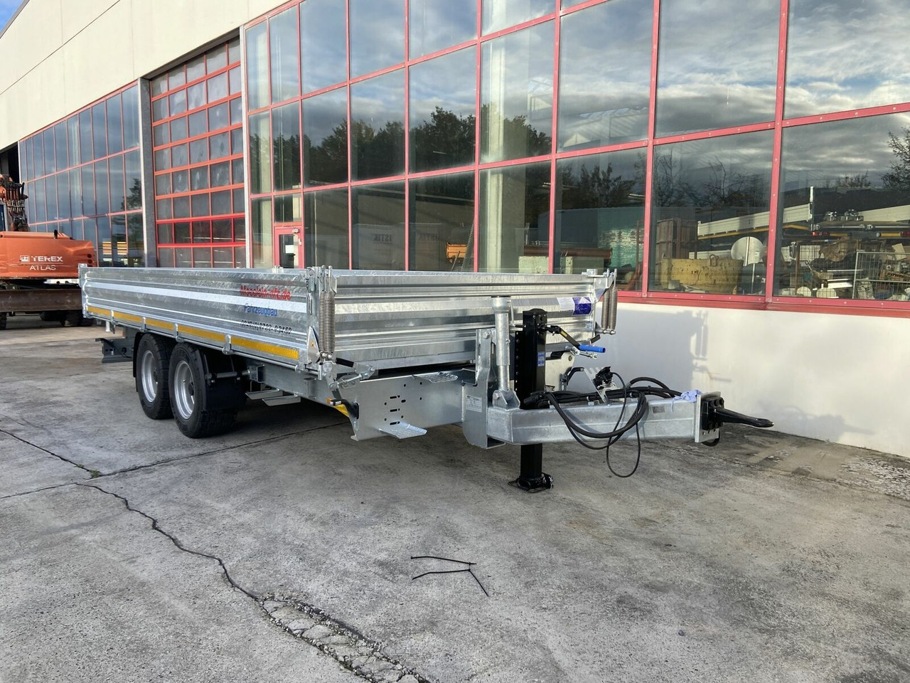 Möslein Kipper Tieflader, Breite Reifen, 5,70 m lang-- - 翻斗拖车:图5 Möslein Kipper Tieflader, Breite Reifen, 5,70 m lang-- - 翻斗拖车:图5