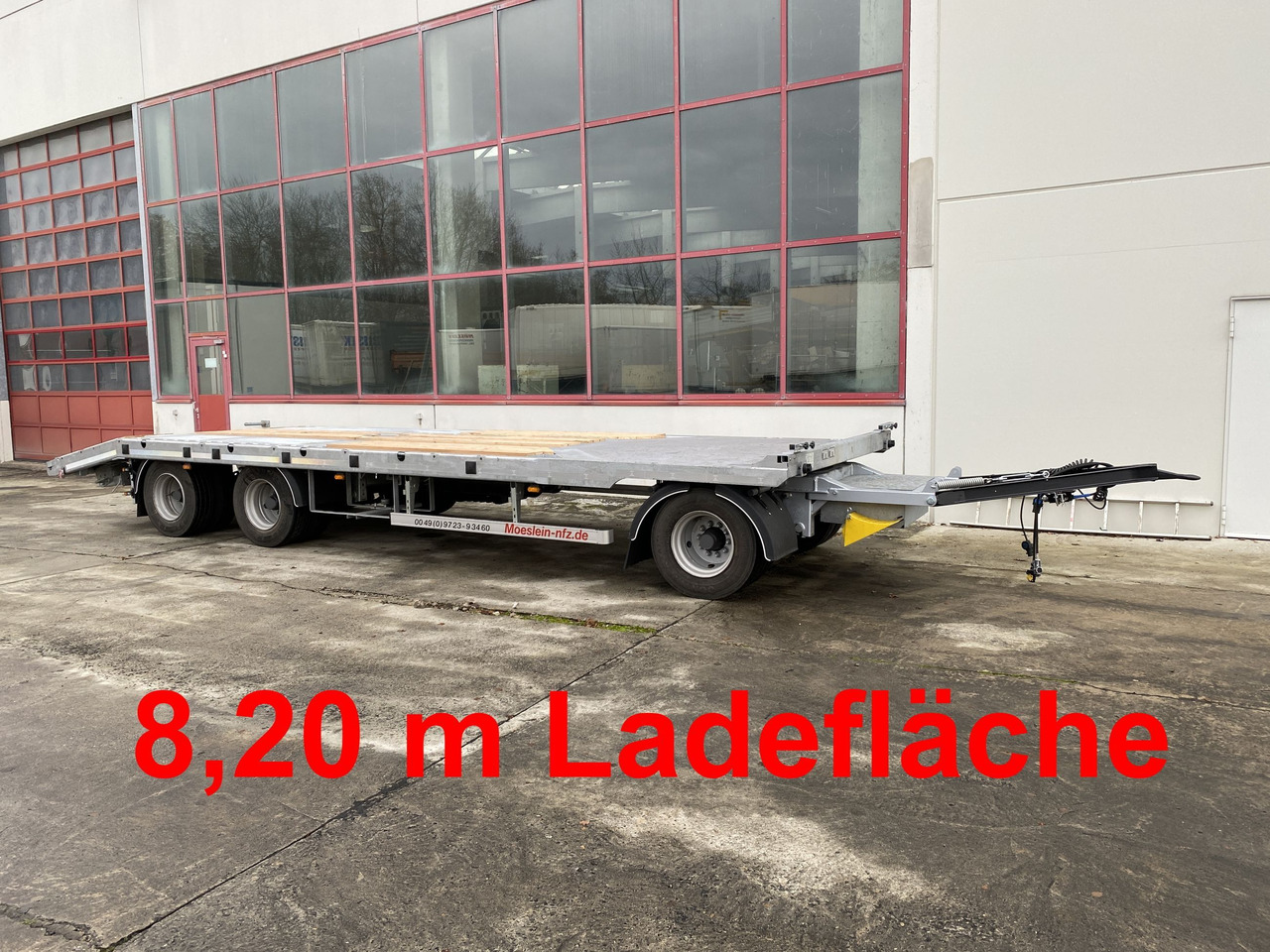 Möslein T 3-8,20 P OR 3 Achs Tieflader gerader Ladefläche 8,10 m,Neufahrzeug - 低装载拖车:图1 Möslein T 3-8,20 P OR 3 Achs Tieflader gerader Ladefläche 8,10 m,Neufahrzeug - 低装载拖车:图1