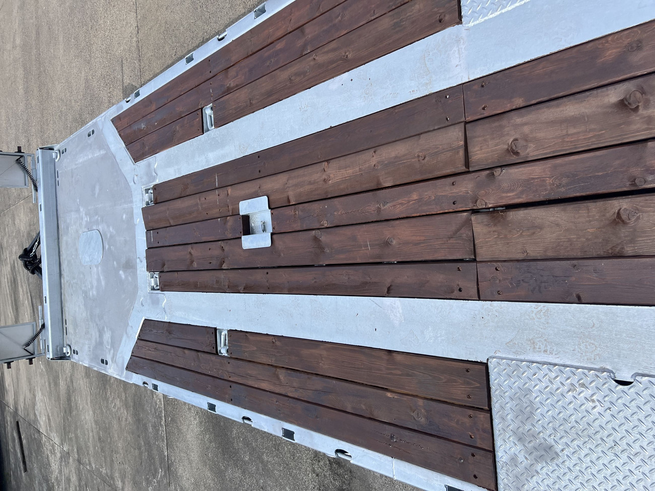 Möslein T 3-9,20 F 3 Achs Tieflader mit gerader Ladefläche 9 m, Neufahrzeug - 低装载拖车:图2 Möslein T 3-9,20 F 3 Achs Tieflader mit gerader Ladefläche 9 m, Neufahrzeug - 低装载拖车:图2