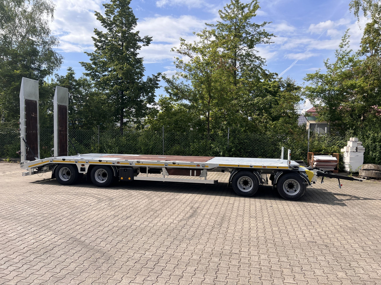 Möslein T4 VB H1 gerade neuer 4 Achs Tieflader gerade hydraulischen Rampen - 低装载拖车:图1 Möslein T4 VB H1 gerade neuer 4 Achs Tieflader gerade hydraulischen Rampen - 低装载拖车:图1