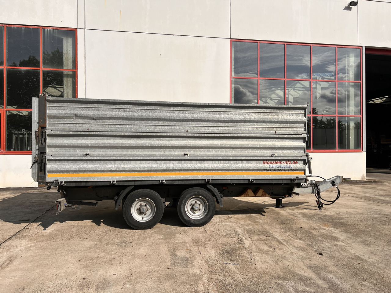 Möslein TDS 13 Schwebheim 13 t Tandemkipper- Tieflader, Aufsatzbordwände - 翻斗拖车:图3 Möslein TDS 13 Schwebheim 13 t Tandemkipper- Tieflader, Aufsatzbordwände - 翻斗拖车:图3
