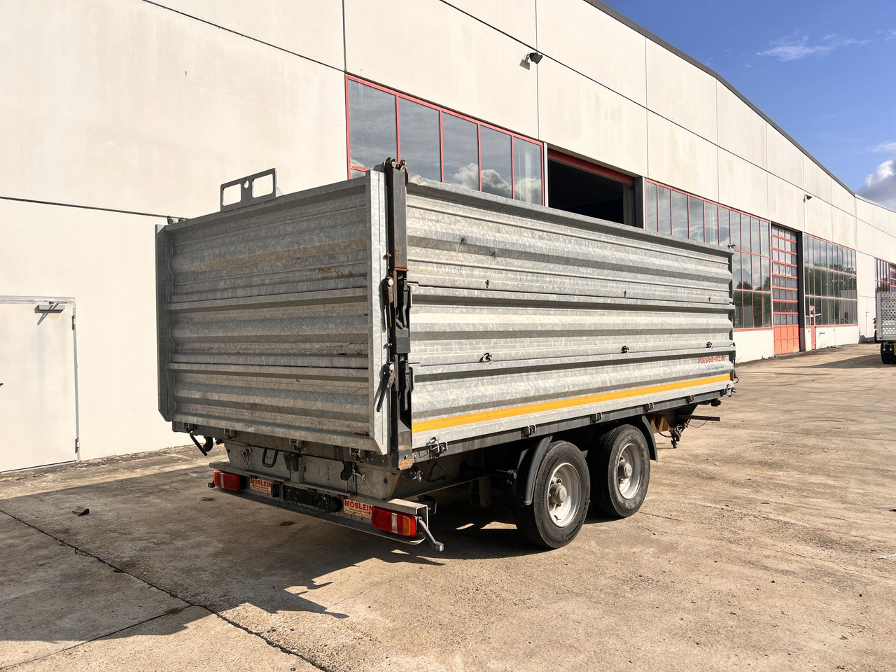 Möslein TDS 13 Schwebheim 13 t Tandemkipper- Tieflader, Aufsatzbordwände - 翻斗拖车:图2 Möslein TDS 13 Schwebheim 13 t Tandemkipper- Tieflader, Aufsatzbordwände - 翻斗拖车:图2