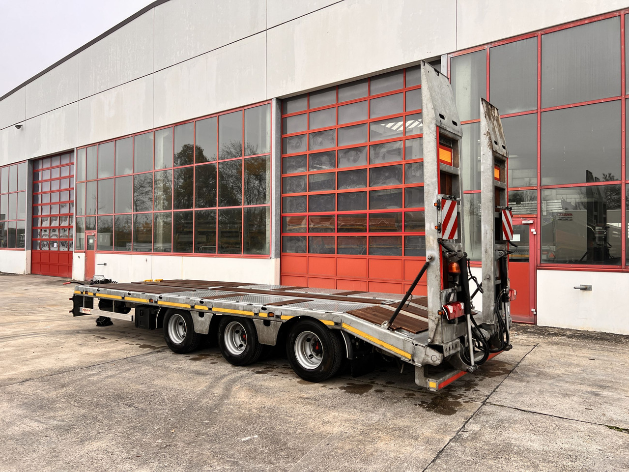 Möslein TTA33 Schwebheim 31 t Tridemtieflader gelenkt, Neuwertig - 低装载拖车:图2 Möslein TTA33 Schwebheim 31 t Tridemtieflader gelenkt, Neuwertig - 低装载拖车:图2