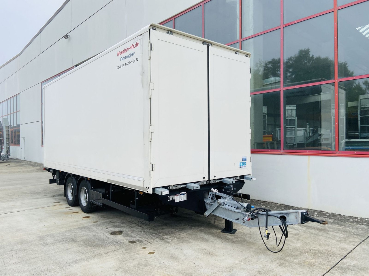 Möslein Tandem Koffer, Ladebordwand 1,5 t + Durchladbar - 封闭厢式拖车:图1 Möslein Tandem Koffer, Ladebordwand 1,5 t + Durchladbar - 封闭厢式拖车:图1