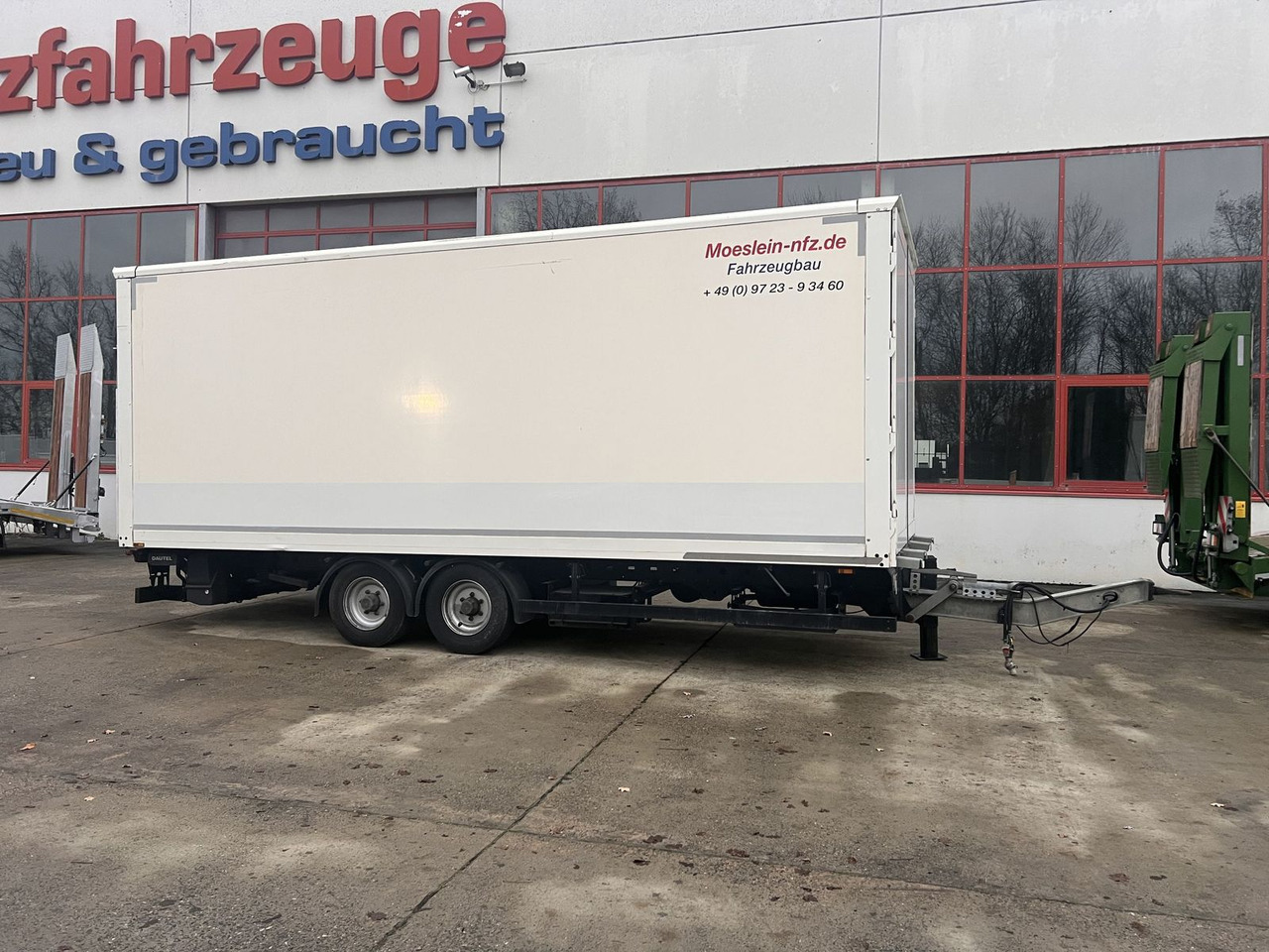 Möslein Tandem Koffer mit Ladebordwand 1,5 t + Durchlad - 封闭厢式拖车:图5 Möslein Tandem Koffer mit Ladebordwand 1,5 t + Durchlad - 封闭厢式拖车:图5