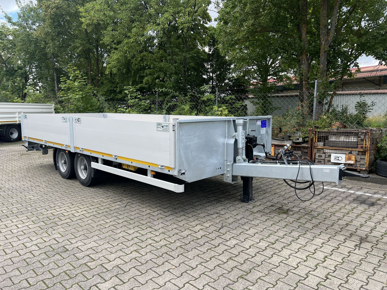 Möslein Tandem Pritsche- Tieflader mit Rungentaschen - 栏板式/ 平板拖车:图2 Möslein Tandem Pritsche- Tieflader mit Rungentaschen - 栏板式/ 平板拖车:图2