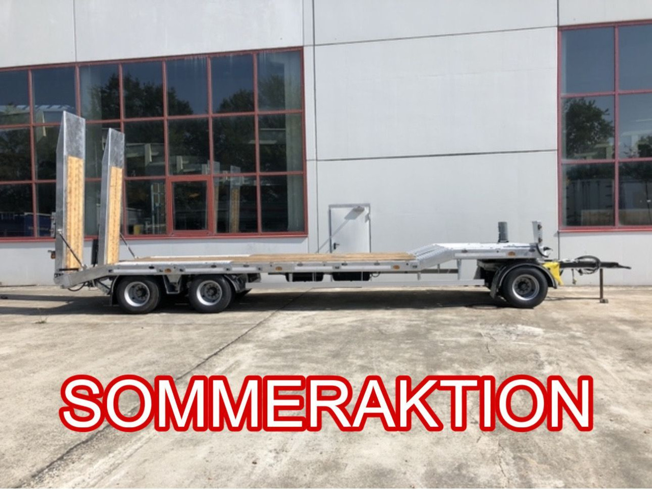 Möslein neuer 3 Achs Tieflader- Anhänger - 低装载拖车:图1 Möslein neuer 3 Achs Tieflader- Anhänger - 低装载拖车:图1