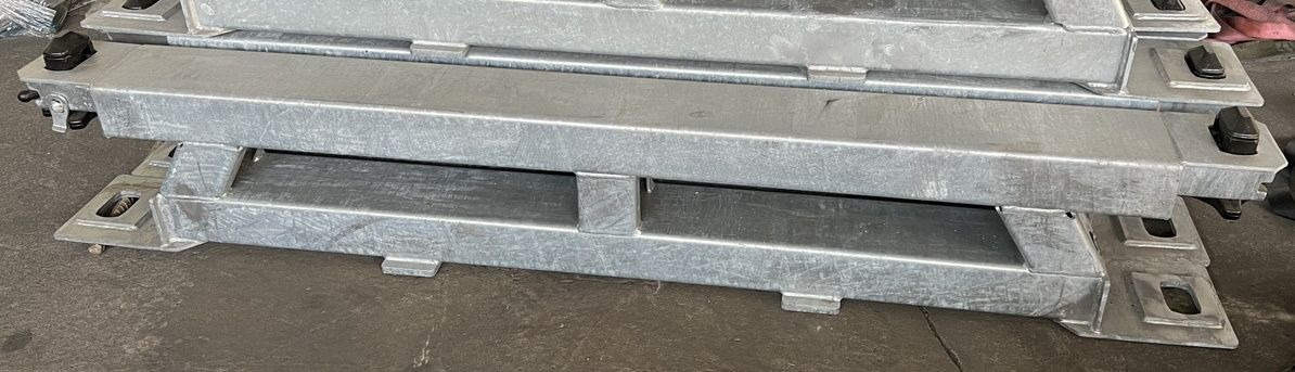 Müller Mitteltal Ausgleichsbock für Satteltieflader incl. Conatinerverschlüssen - 低装载半拖车:图1 Müller Mitteltal Ausgleichsbock für Satteltieflader incl. Conatinerverschlüssen - 低装载半拖车:图1