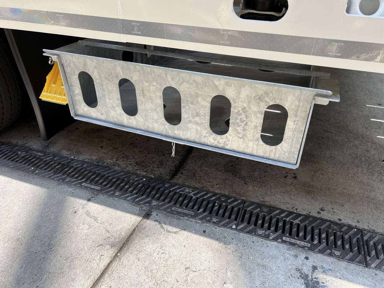 Müller Mitteltal Staufach für Alu- Rampen - 低装载半拖车:图2 Müller Mitteltal Staufach für Alu- Rampen - 低装载半拖车:图2